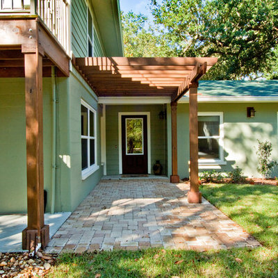 Elegant green exterior home photo in Miami