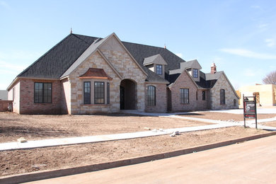 Traditional exterior home idea in Oklahoma City