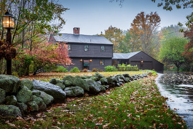 Country exterior home photo in Boston