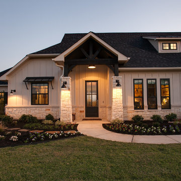 Farmhouse Home with a Fashionable Interior