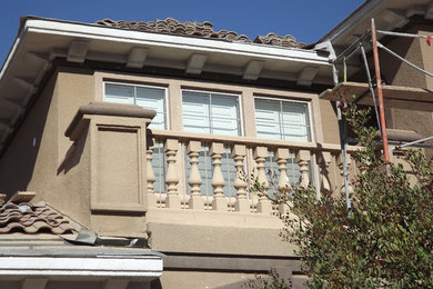 Example of an exterior home design in Las Vegas