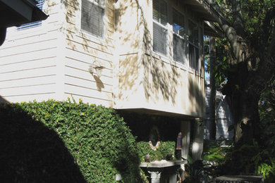 タンパにあるトラディショナルスタイルのおしゃれな家の外観の写真