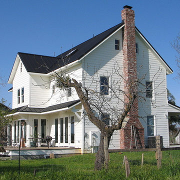 Folk Victorian farmhouse