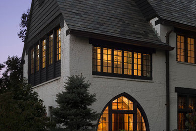 セントルイスにあるトラディショナルスタイルのおしゃれな家の外観の写真