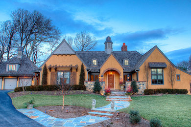 Example of an arts and crafts exterior home design in Philadelphia