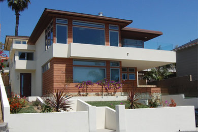 サンディエゴにあるコンテンポラリースタイルのおしゃれな家の外観の写真