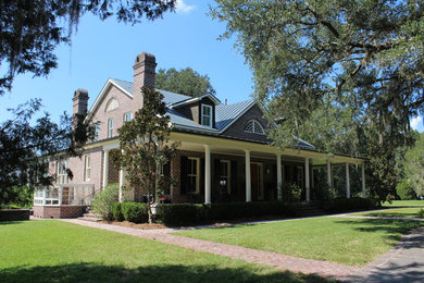 Traditional exterior home idea in Charleston