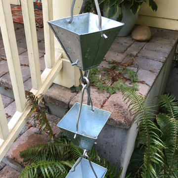 Galvanized rain chain instead of downspout