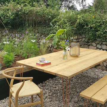 Garden Table DIY with hairpin legs and metal table legs