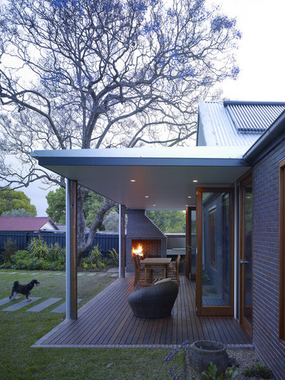 Contemporary Exterior by Sam Crawford Architects
