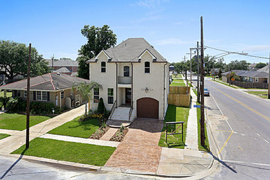 Photo of a contemporary house exterior in New Orleans.
