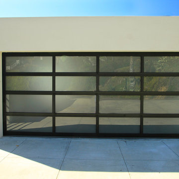 Glass Garage Doors: Modern Homes