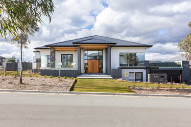 Contemporary house exterior in Canberra - Queanbeyan.