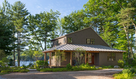 Houzz Tour: Summer Camp Style for a Lakeside Home in Maine