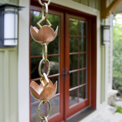 Inspiration for a craftsman green exterior home remodel in Other