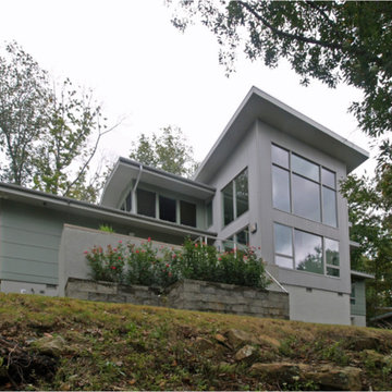 Green Mountain  Bluff House: Rear Facade