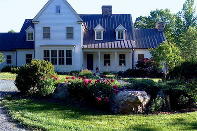 Huge elegant exterior home photo in Richmond