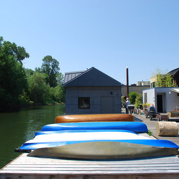 Guest Float House