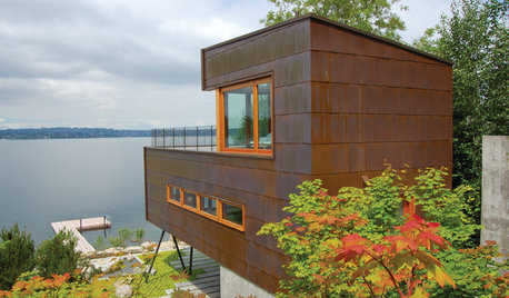 Houzz Tour: A Lakeside Guesthouse Rises to the Challenge