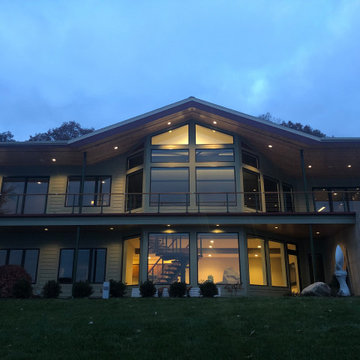 Modern, Low-Roof, Lake House Exterior