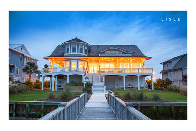 Large coastal exterior home idea in Wilmington