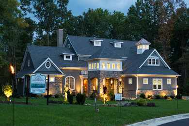 Design ideas for a classic house exterior in Richmond.