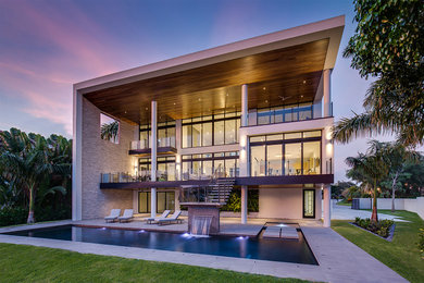 Inspiration for a contemporary exterior home remodel in Tampa