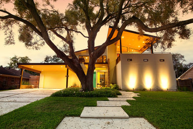 Inspiration for an eclectic exterior home remodel in Houston