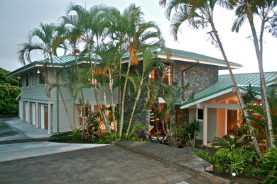 Example of an island style exterior home design in San Diego