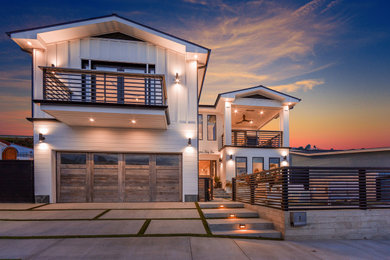 Example of a minimalist two-story exterior home design in Los Angeles