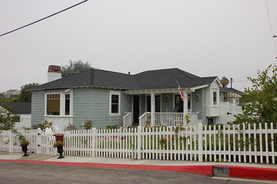 Craftsman exterior home idea in Los Angeles