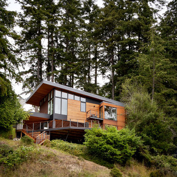 Herron Island Cabin Water Side