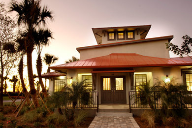Example of a minimalist exterior home design in Tampa