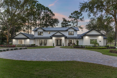 Coastal exterior home idea in Orlando