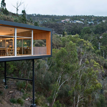 Highway House by Room 11