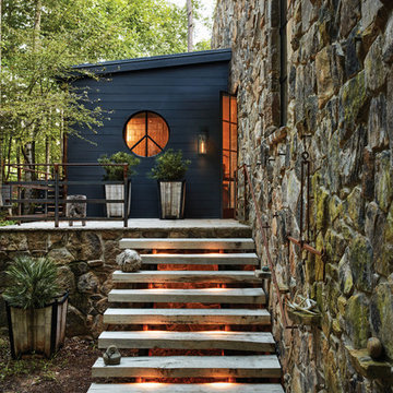 Hinkley Nuvi Step Light and Porter Outdoor Wall Lantern