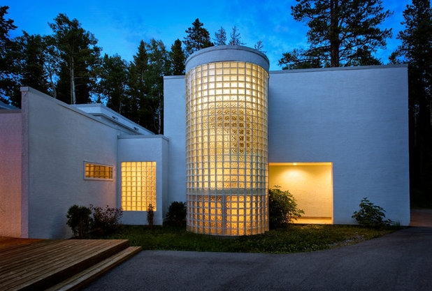 Contemporary Exterior by John Hallett Architect