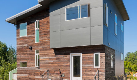 Houzzツアー：フレキシブルで効率的なシアトルの新築の家