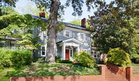 Houzz Tour: Whole-House Remodeling Suits a Historic Colonial