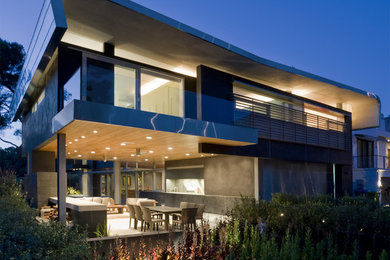 Contemporary two-story exterior home idea in Los Angeles