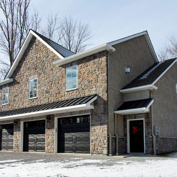 In-Law Suite and Detached Garage in Raritan