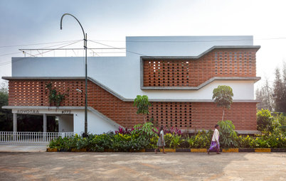 Bangalore Houzz: This Bungalow Is Half-Indoors and Half-Outdoors