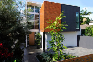 Foto de fachada minimalista de dos plantas