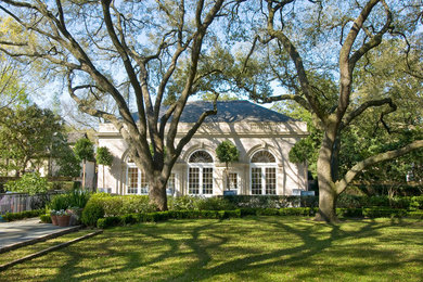 Photo of a classic house exterior in Houston.
