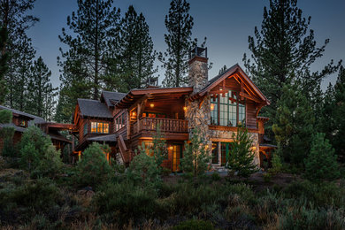 Example of a mountain style exterior home design in Sacramento