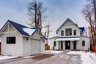Inspiration for a craftsman exterior home remodel in Calgary