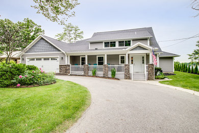 Example of an exterior home design in Grand Rapids