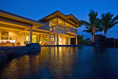 ハワイにあるラグジュアリーな巨大なコンテンポラリースタイルのおしゃれな家の外観の写真