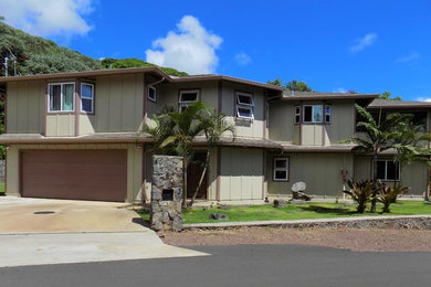 ハワイにあるトラディショナルスタイルのおしゃれな家の外観の写真