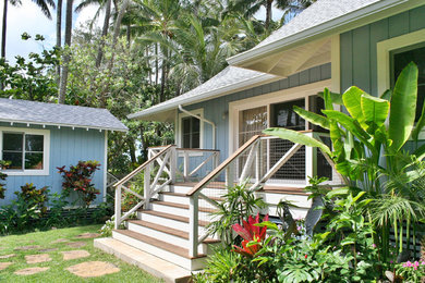 Photo of a nautical house exterior in Hawaii.